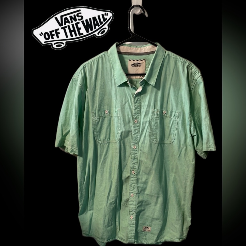 VANS MEN’S BUTTON UP ☀️